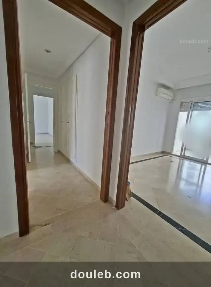 Joli appt s2 à cité ennasr 2 à Ariana