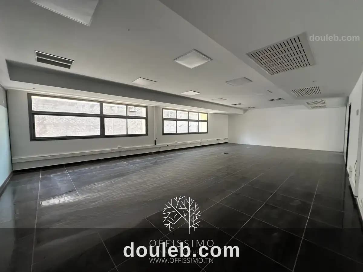 Disponible bureau open space et 7 pieces à Tunis