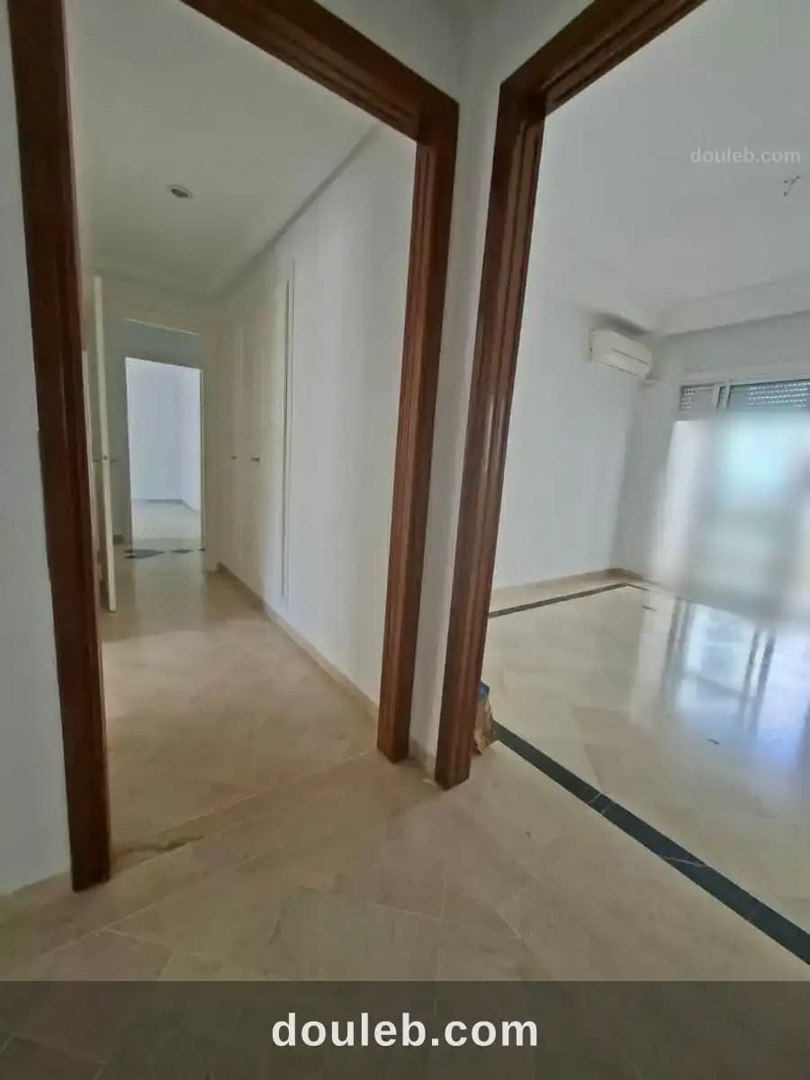 Joli appt s2 ennasr 2 bien situé à Ariana