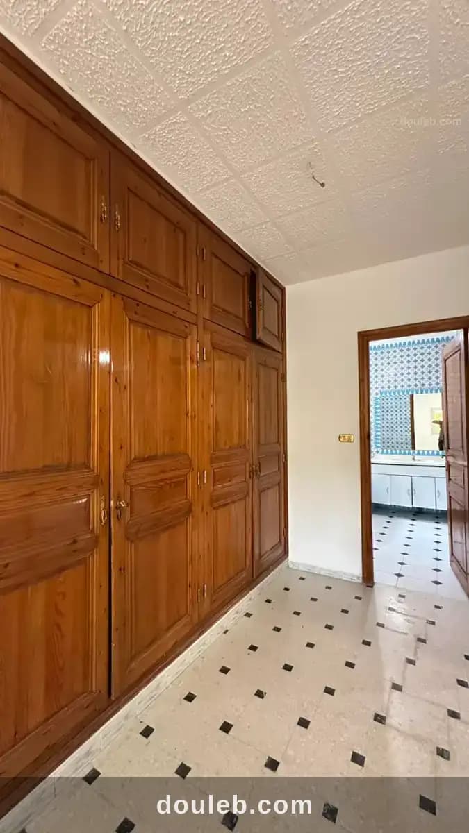 Étage de villa pour usage bureautique à Tunis