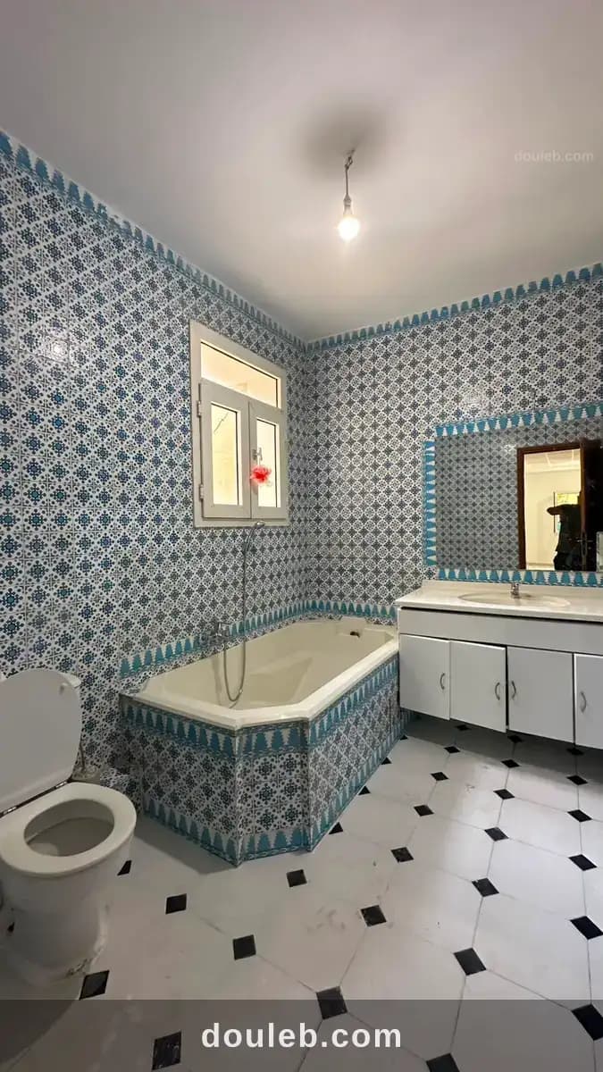 Étage de villa pour usage bureautique - Miniature 5