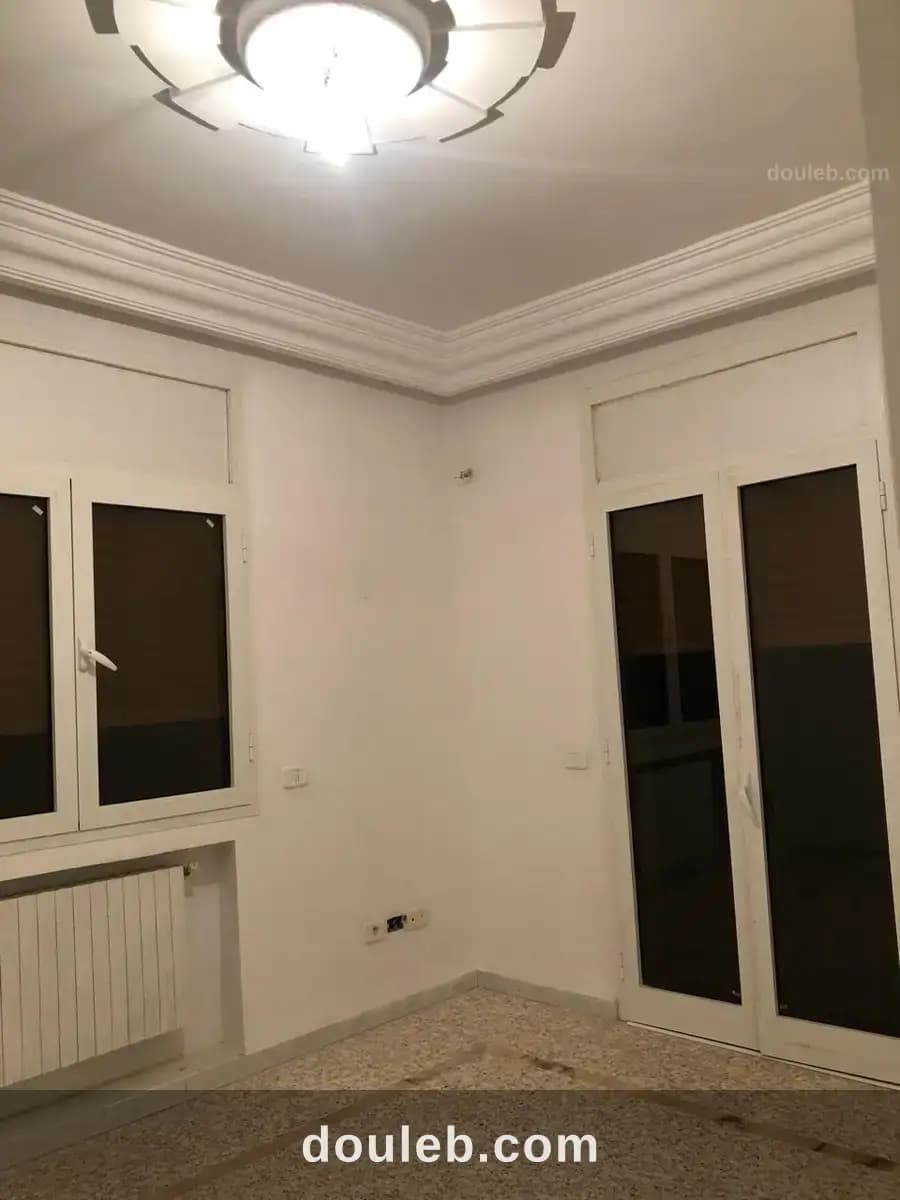 App s4 standing au rdc d'un immeuble r3 à Tunis