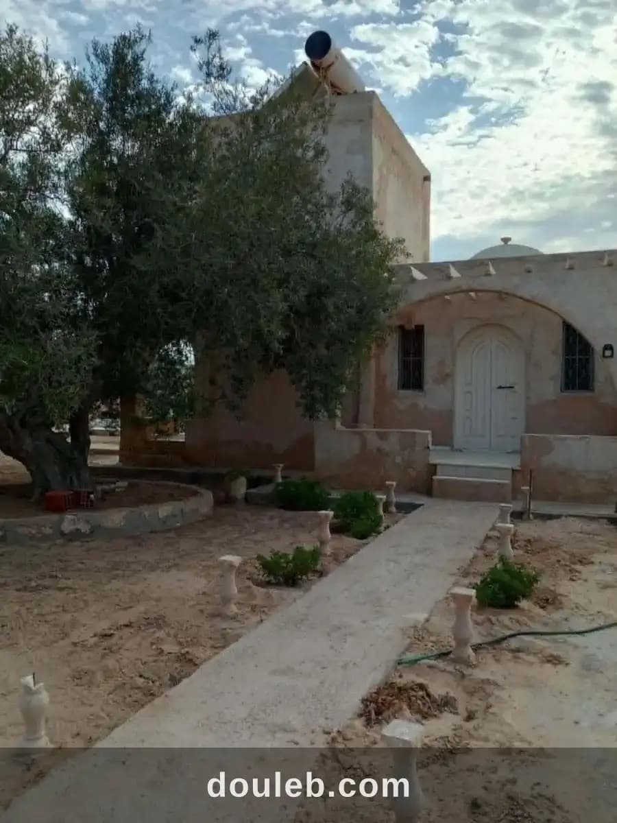 Villa s 2 avec piscine à Médenine