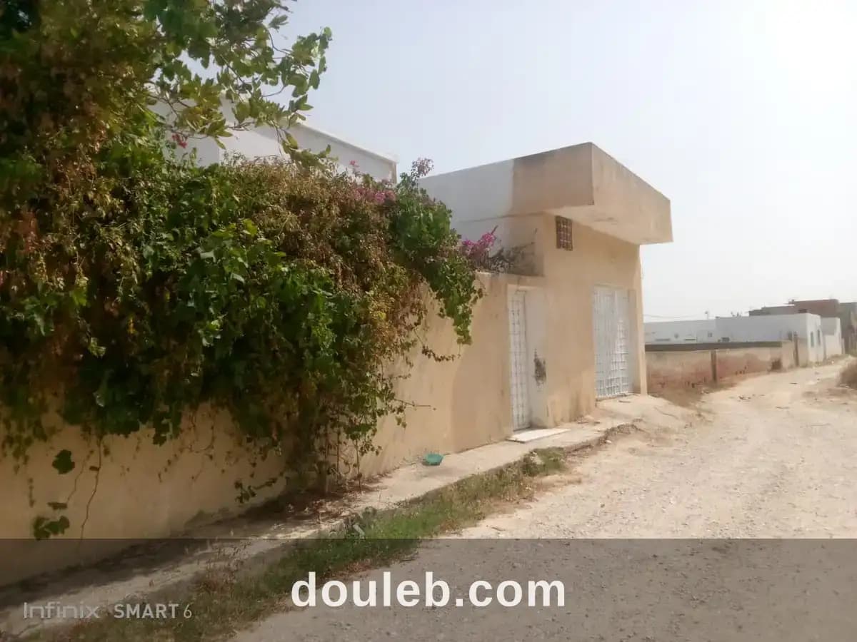 Villa a raoued plage à Ariana