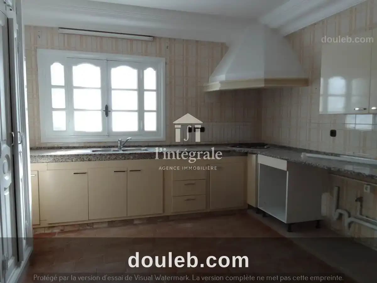 Étage de villa s4 avec garage à Tunis
