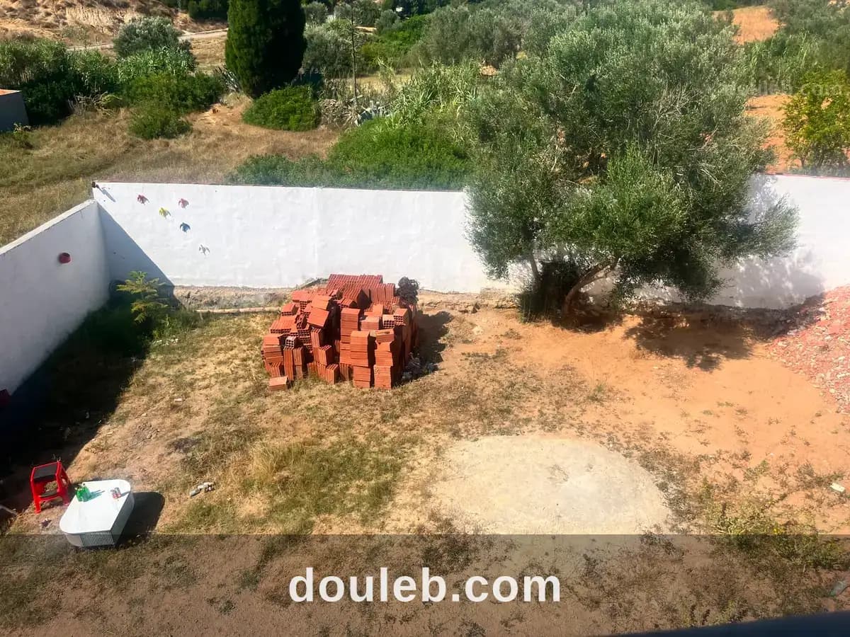 Maison avec jardin bâtie sur un terrain de 500 m à Nabeul