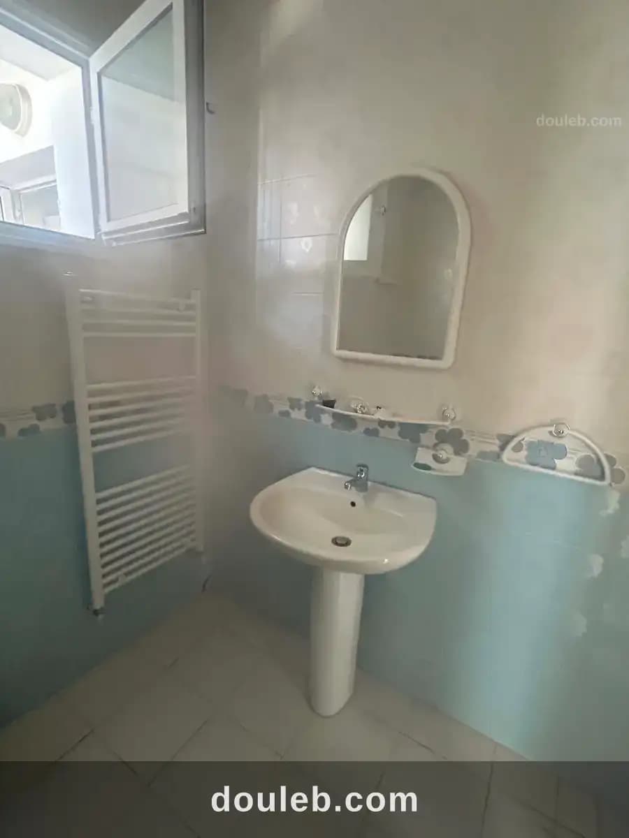 Appartement salon et 2 chambres - Miniature 4