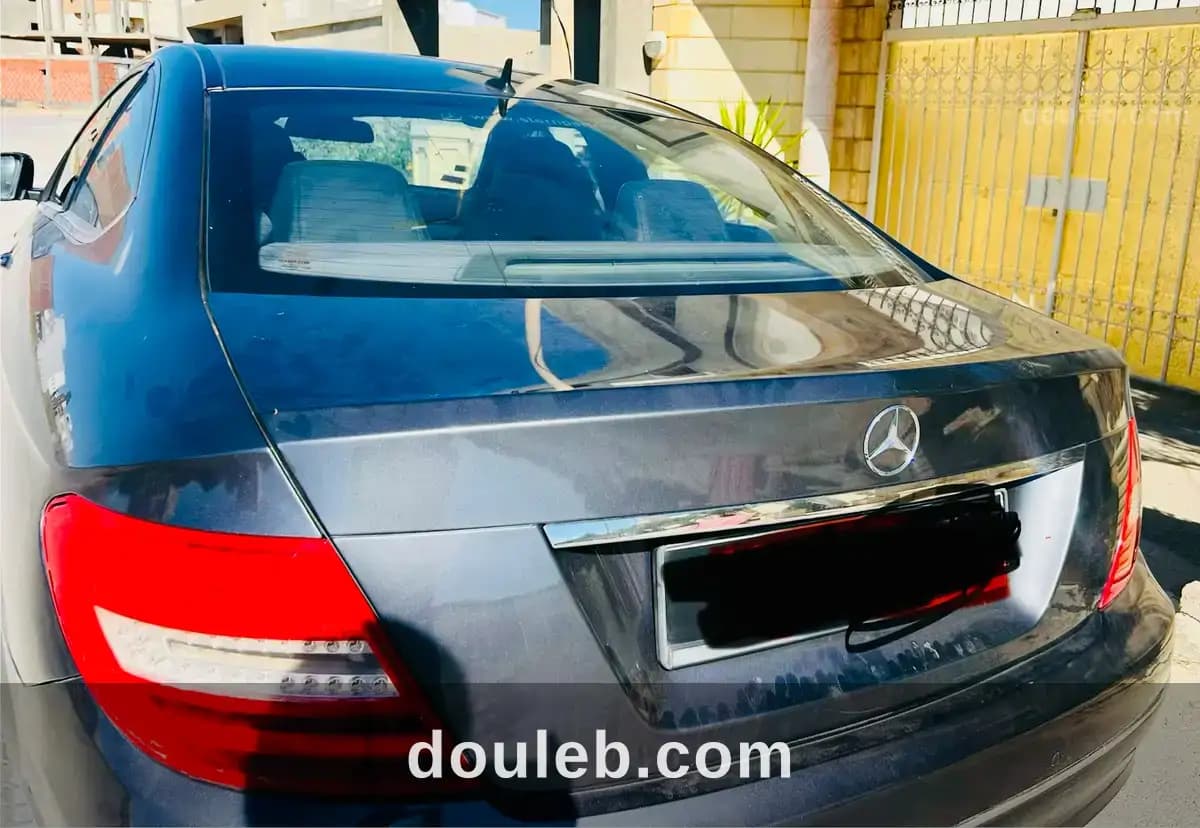 Mercedes coupe sport 204w à Nabeul