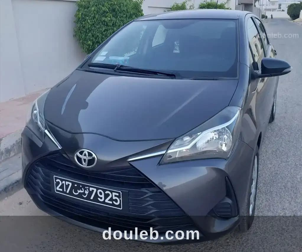 Toyota yaris première main en excellent état - Miniature 2