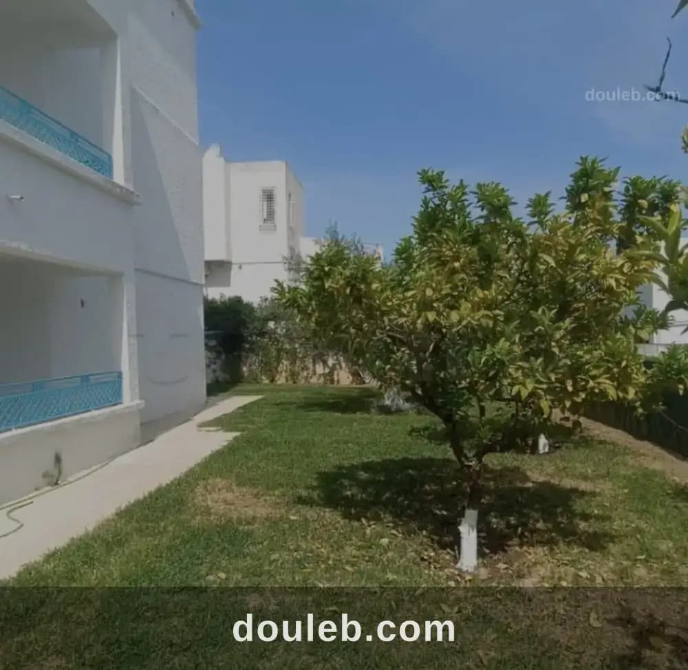 Rez de jardin s plus 3 à menzah 7 à Ariana