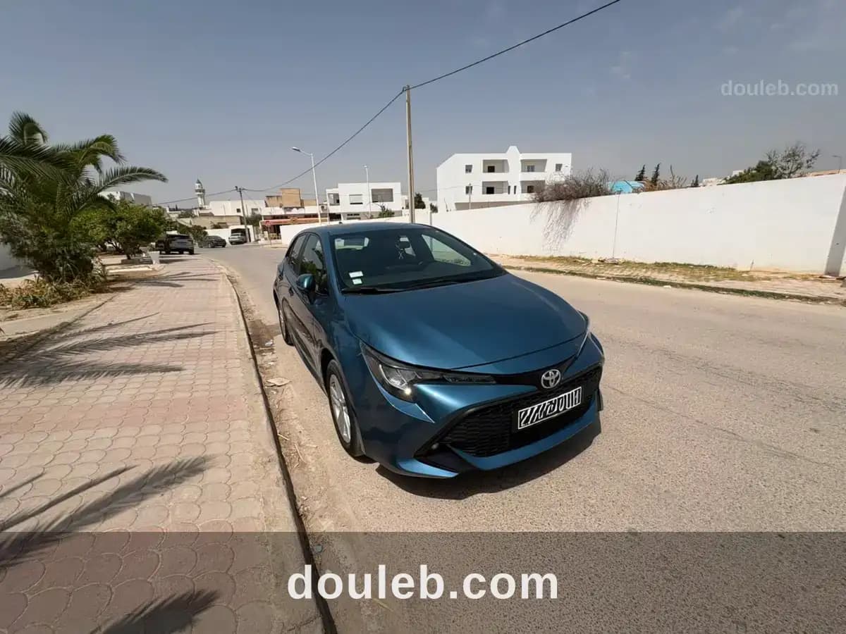 Toyota corolla hatchback dynamic bva à Ariana