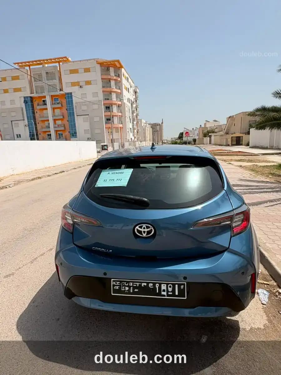 Toyota corolla hatchback dynamic bva - Miniature 3