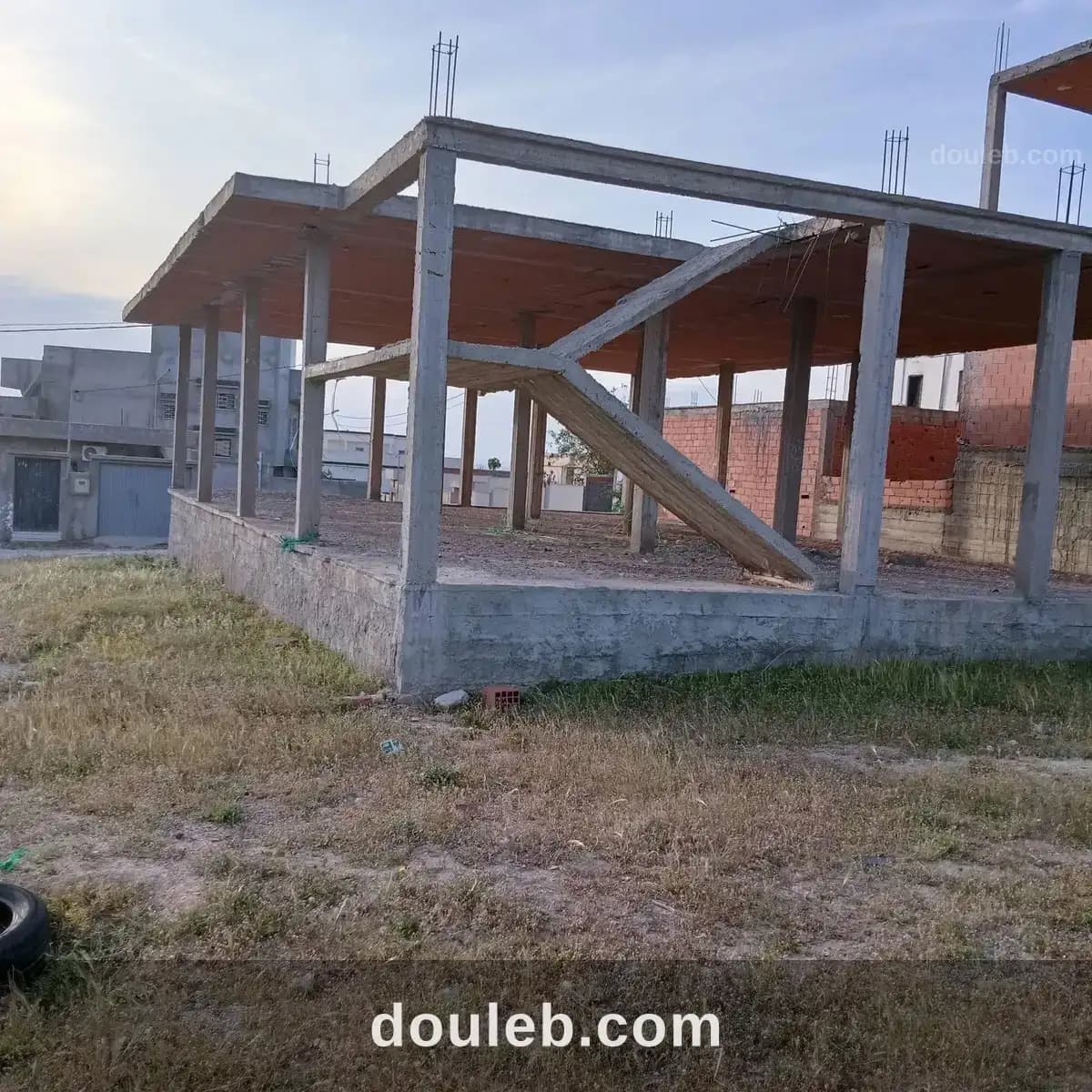 Borj touil vnt ter 405m2 à Ariana
