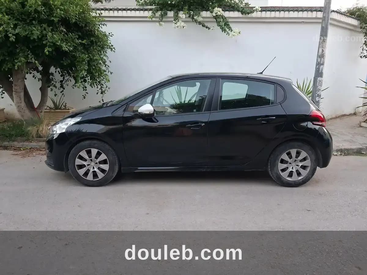 Peugoet 208 - Miniature 5