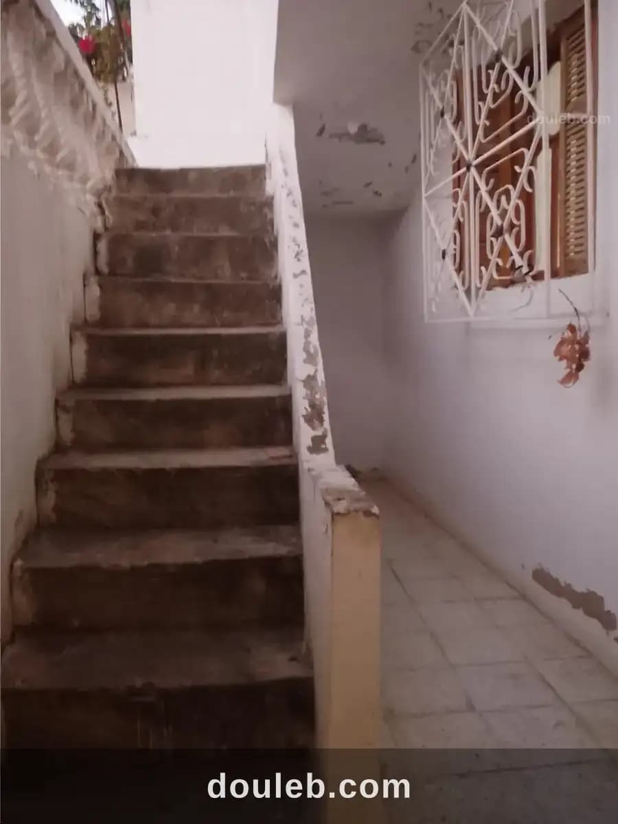 Maison de ville à oued ellil quartier warda à Manouba