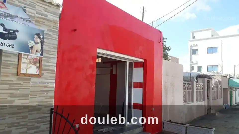 Grande maison avec local commerce sur av principal - Miniature 4