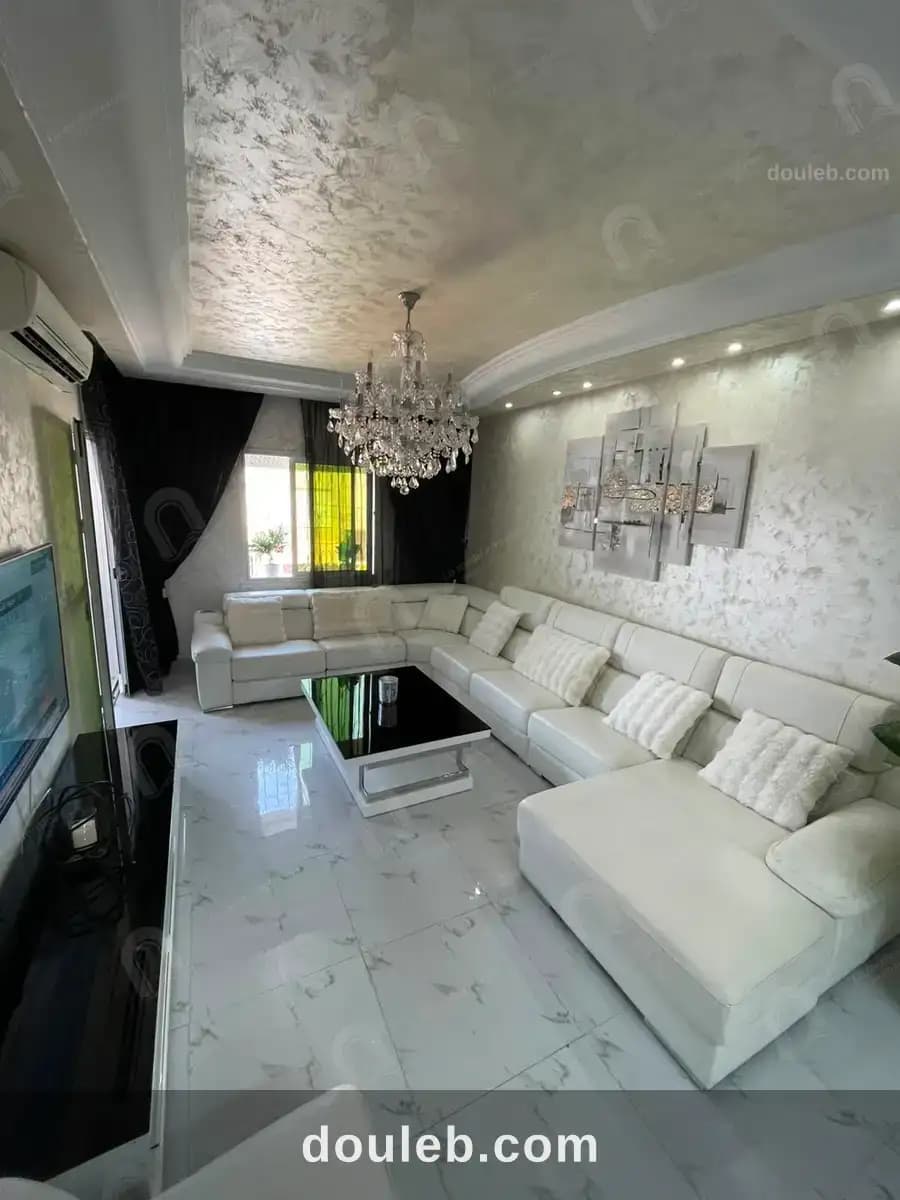 Un appartement s3 hst au bardo hedi chaker à Tunis