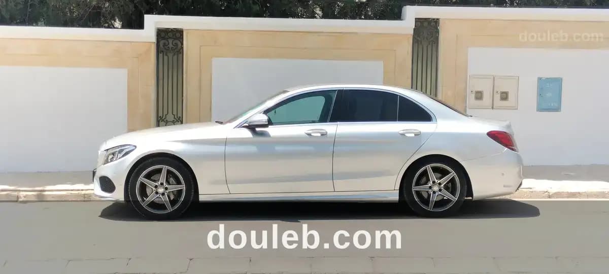 Belle mercedes c200 pack amg à Ariana
