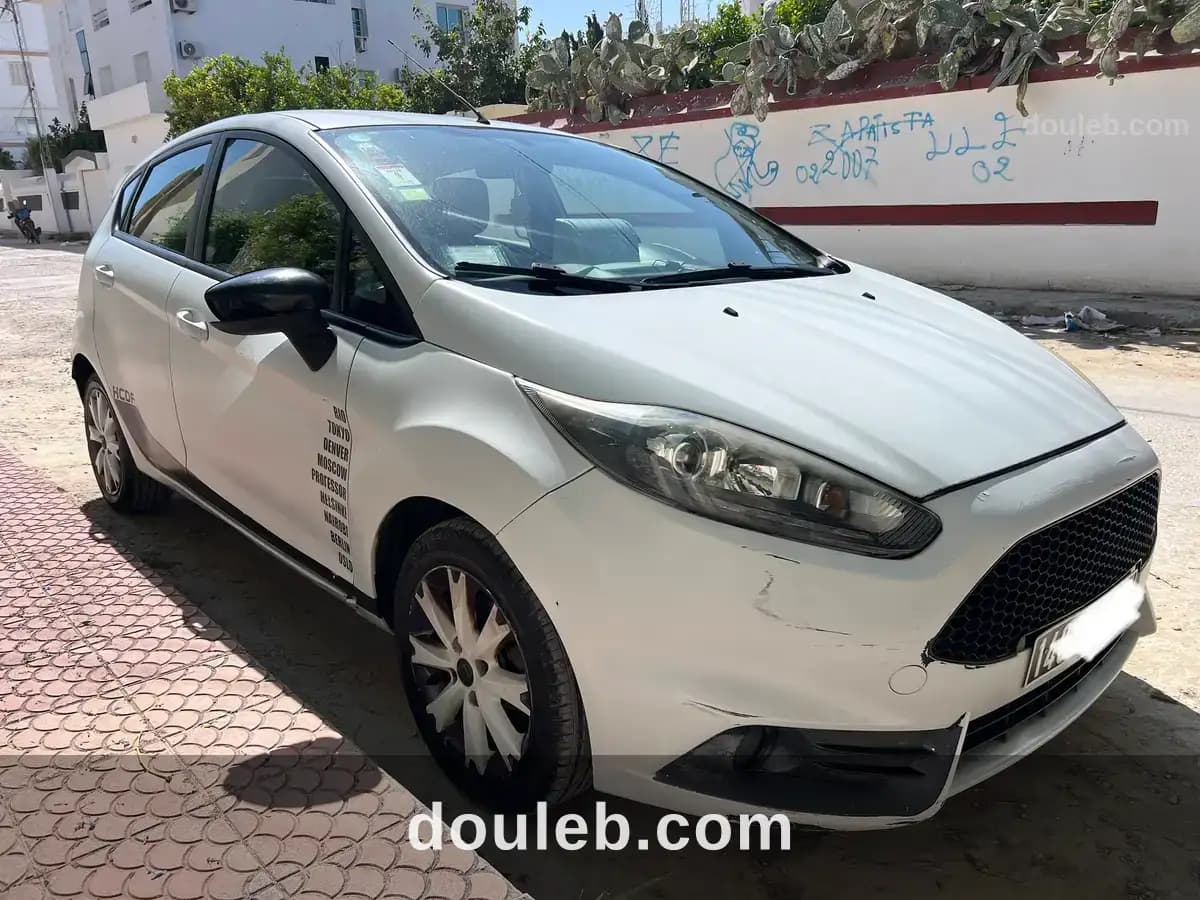 Ford fiesta titanium à Nabeul