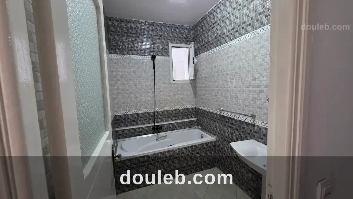 Bel appartement s3 refait à neuf à el mourouj 1 - Miniature 3
