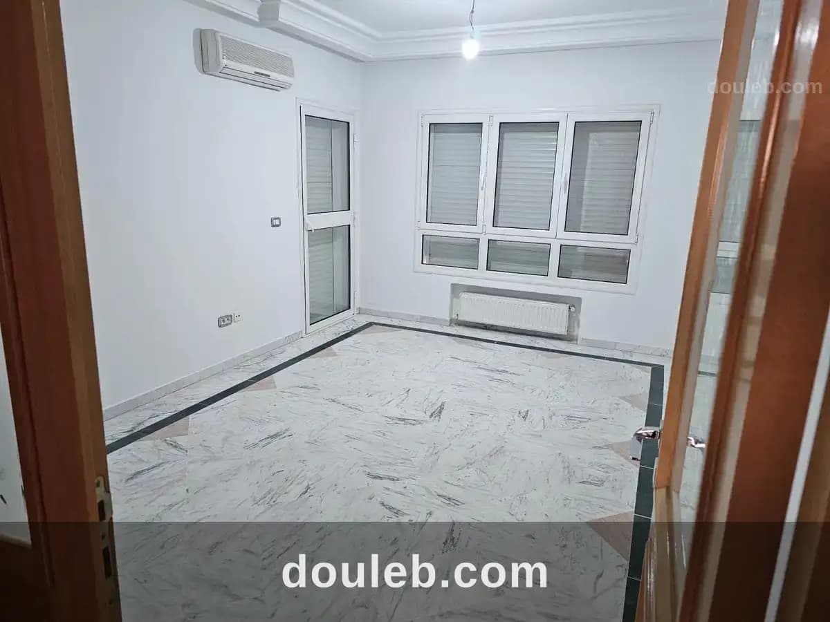 Charment appartement s 2 à usage de bureau à Tunis