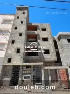 Petite immeuble encours de construction ref942a - Miniature 2