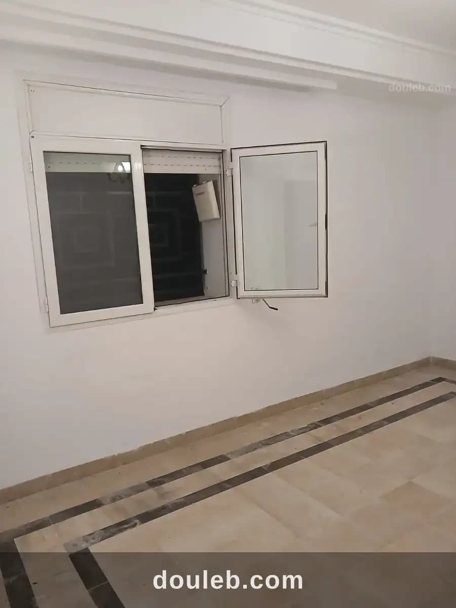 Bel appartement ennasr 2 à Ariana