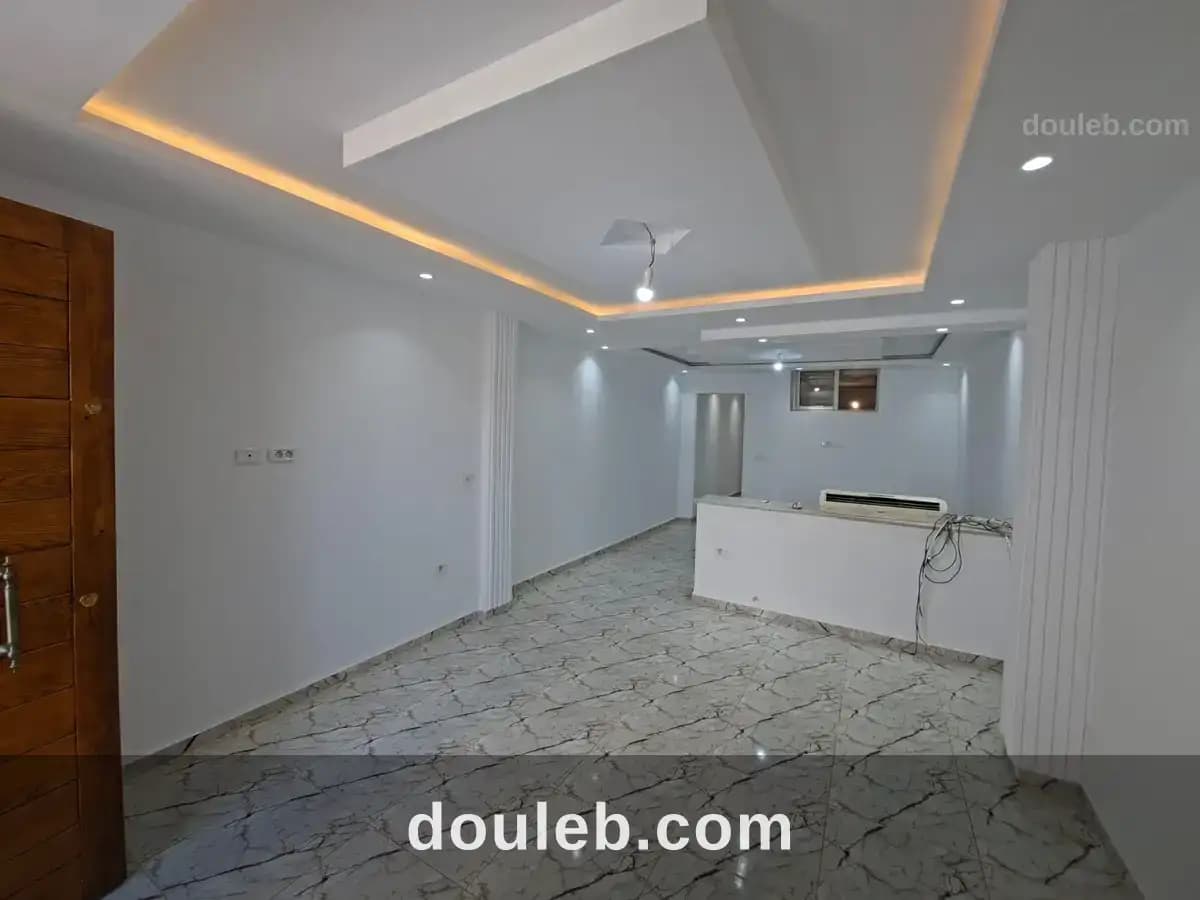 Etage de villa s plus 2 à menzah 5 à Ariana