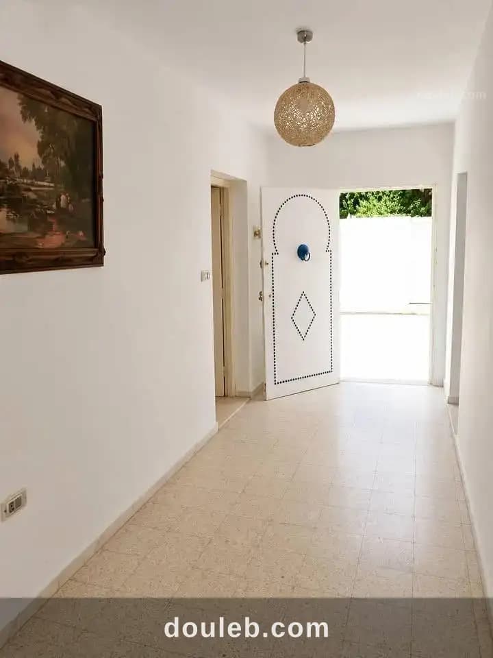 Joli studio meublé avec un entrée indépendant à Tunis