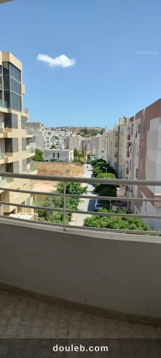 Beau appart s3 avec parking - Miniature 3