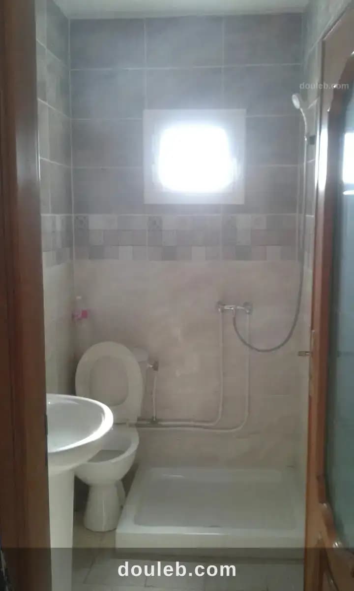 Appartement à nour jaafar cité snit à Ariana