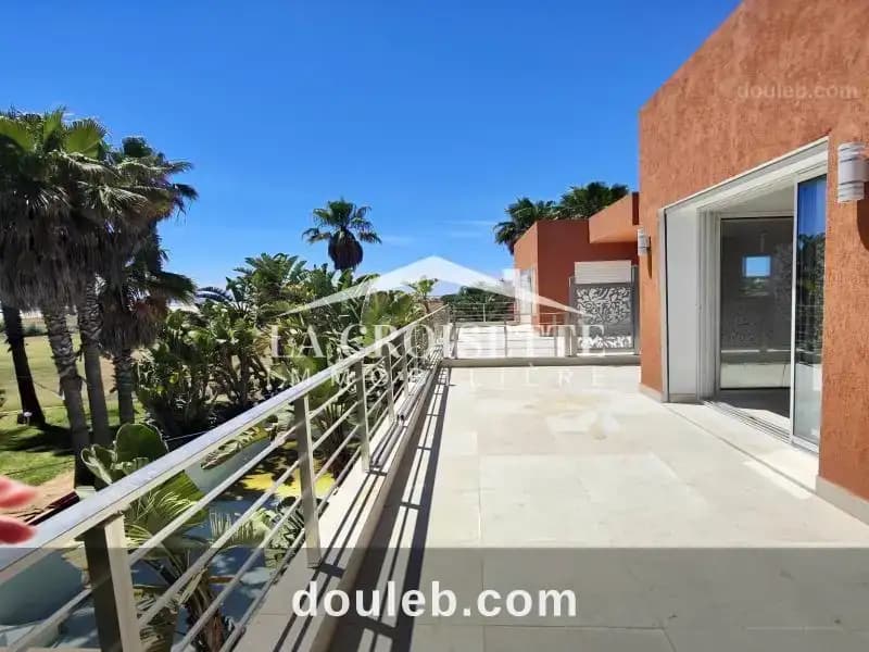 Appartement s2 avec terrasse à gammarth mal2339 à Tunis