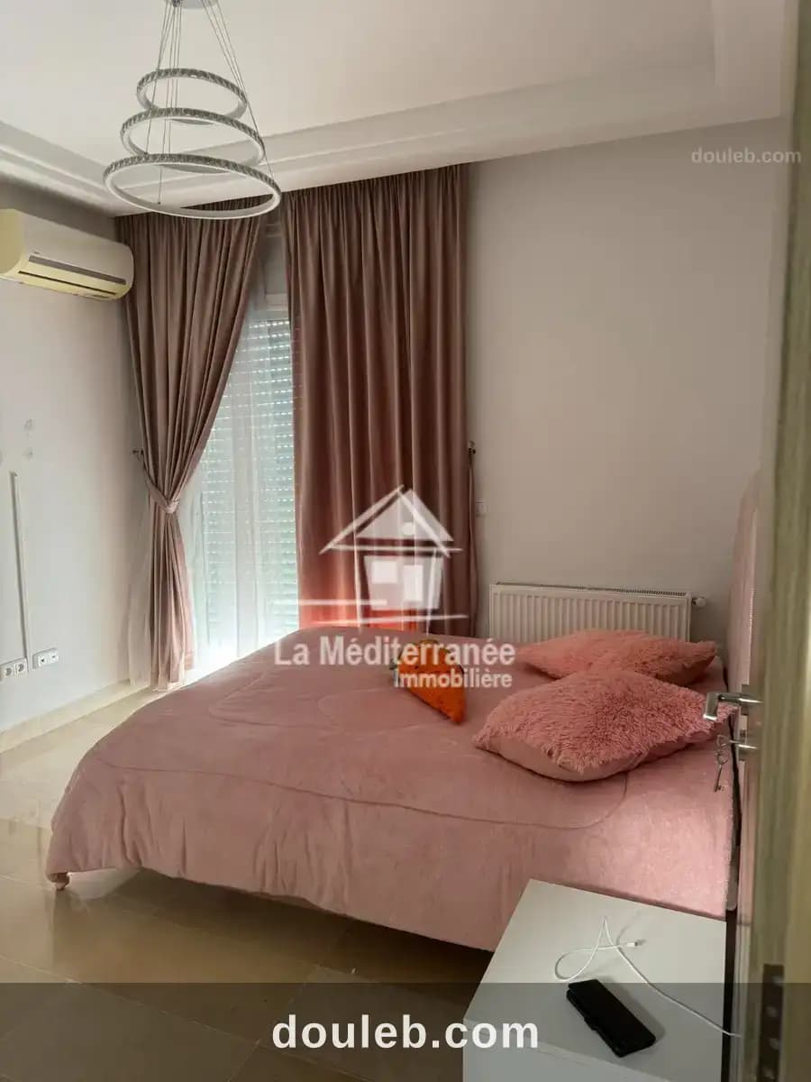 Appartement s3 richement meublé pour courte durée - Miniature 2