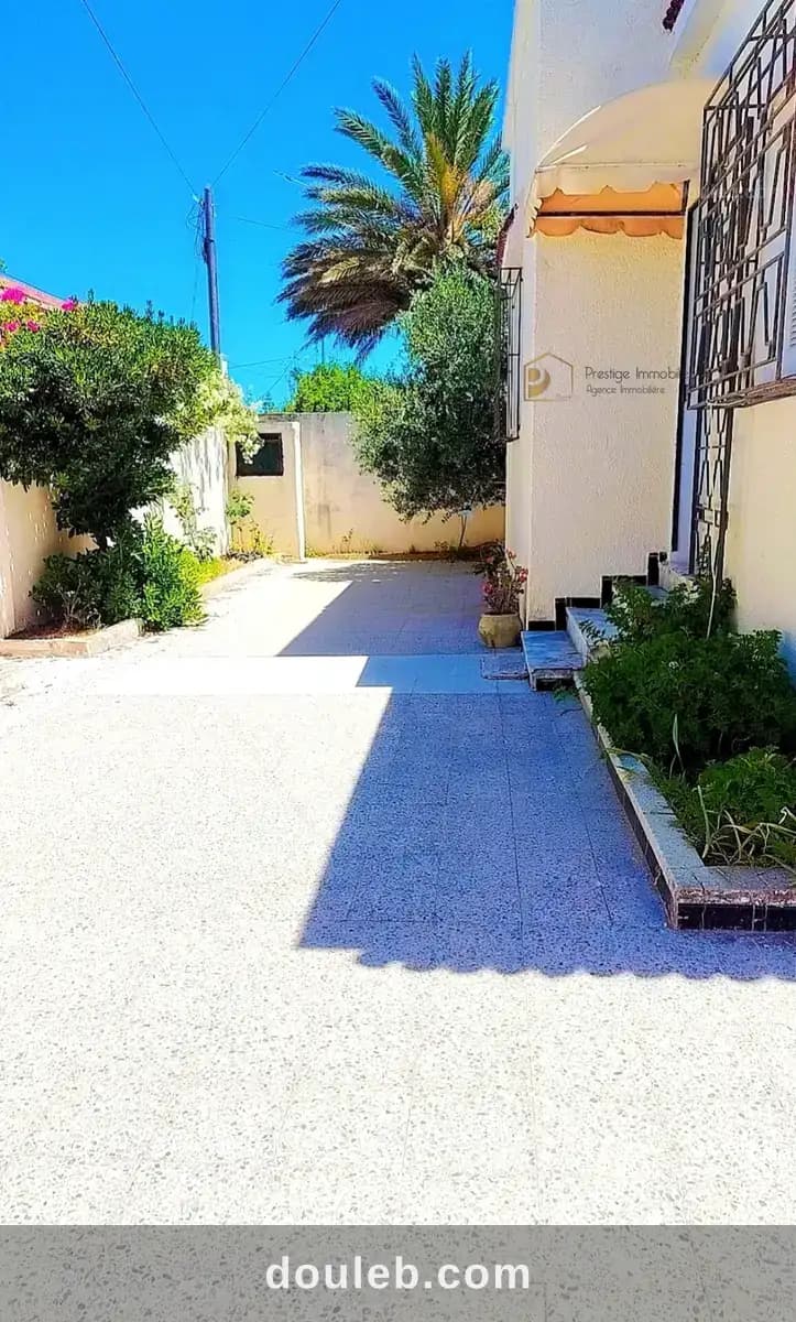 Maison s3 plus un studio à Nabeul