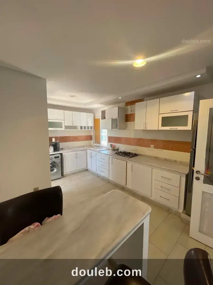 Joli étage de villa meublé s3 - Miniature 5