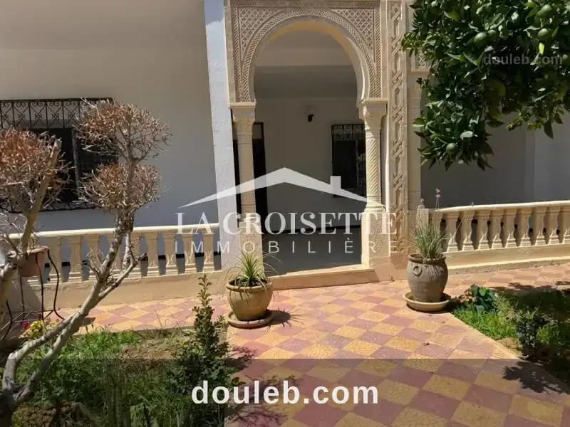 Rez de chaussée s3 avec jardin à la marsa mal2191 à Tunis
