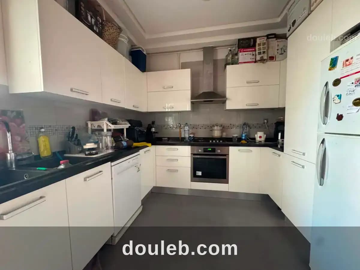 Appartement s2 situé à jardin d'el menzah 2 à Ariana