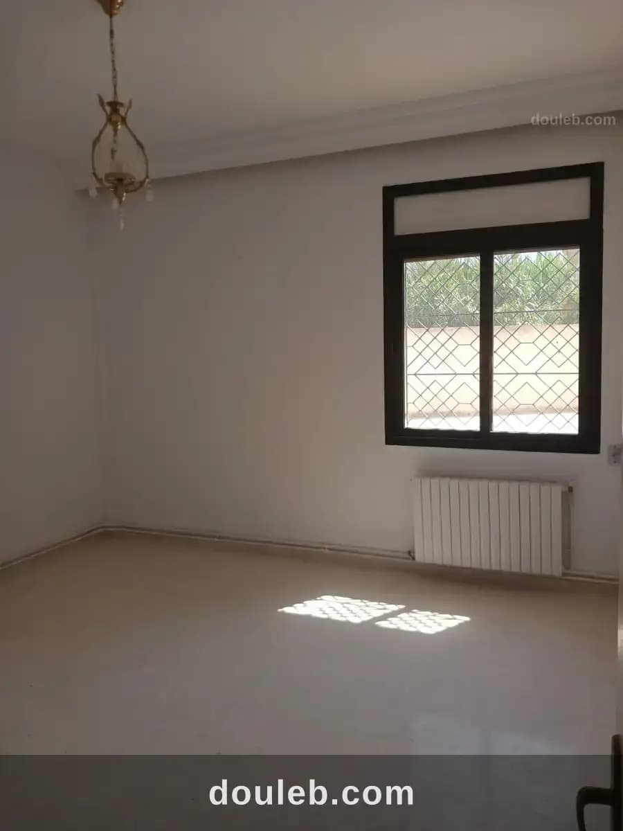Appartement bien situé à ariana proche du cun - Miniature 4