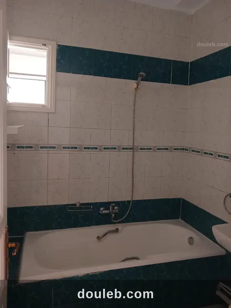 Appartement bien situé à ariana proche du cun - Miniature 5
