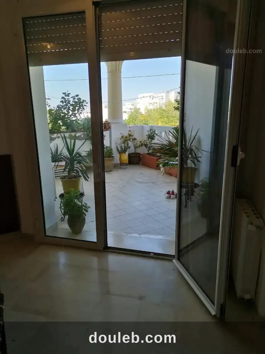 Apartement cite hedi nouira ariana - Miniature 3
