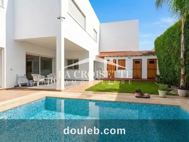 Villa s5 avec piscine à la soukra mvl1395 à Ariana