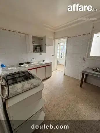 Joli appartement s2 meublée - Miniature 2
