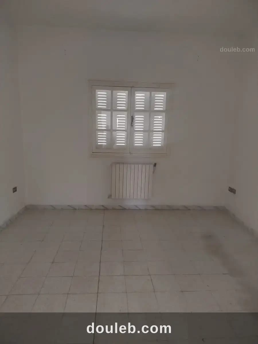 Une villa à retaper à ennasr1 - Miniature 3