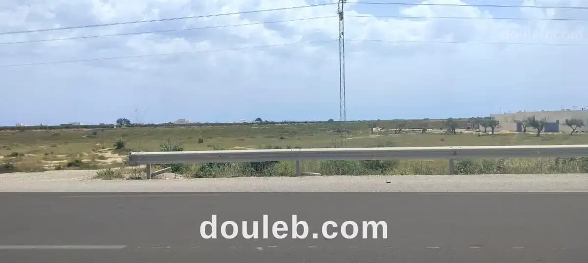 Terrain 300m a yassmine hammamet à Nabeul