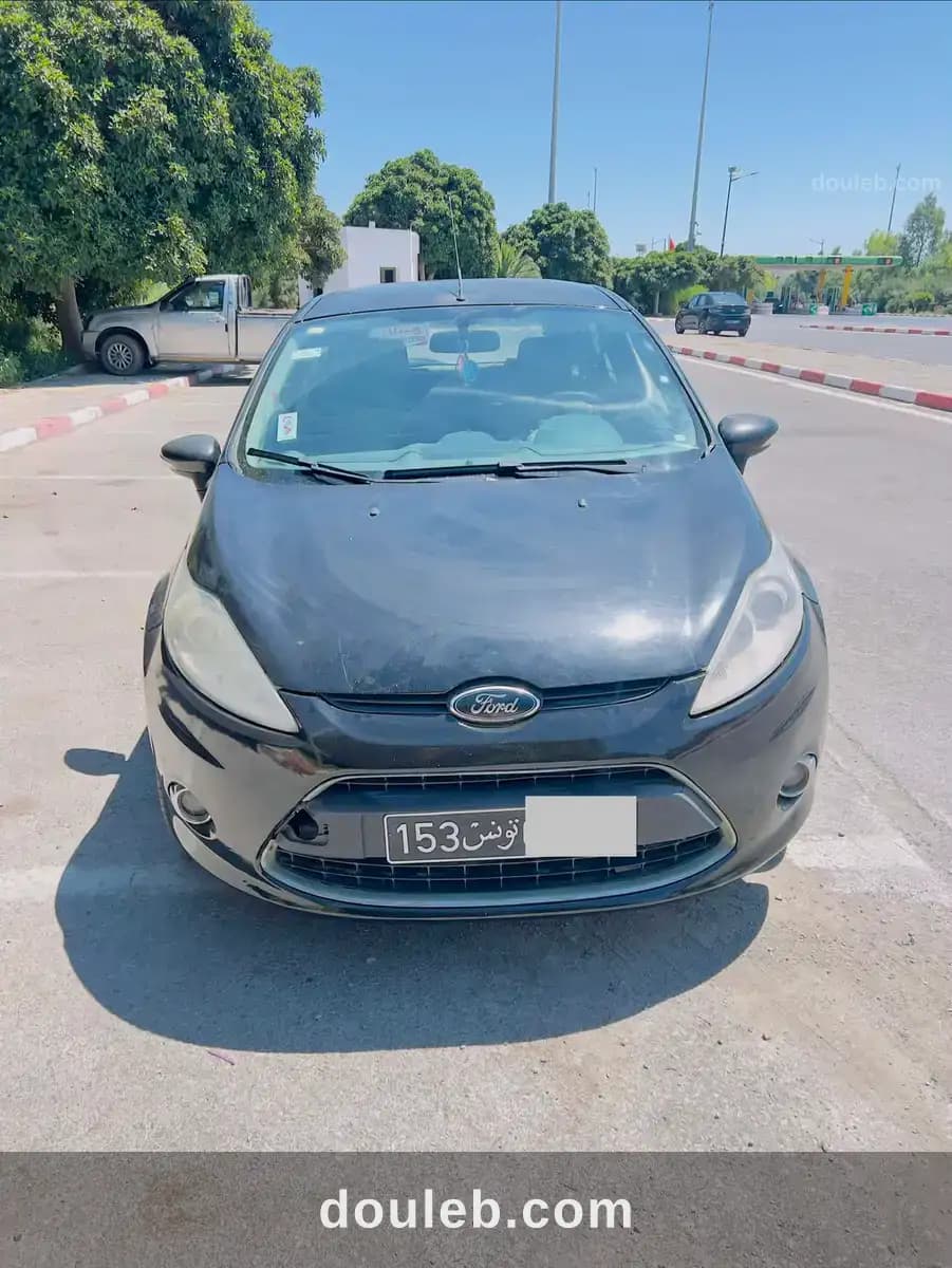 Ford fiesta titanium 2011 - Miniature 2