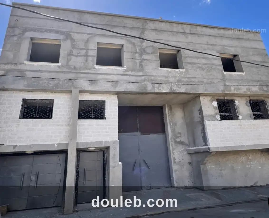 Immeuble r2 et depot 200 m2 et sous sol à Ariana