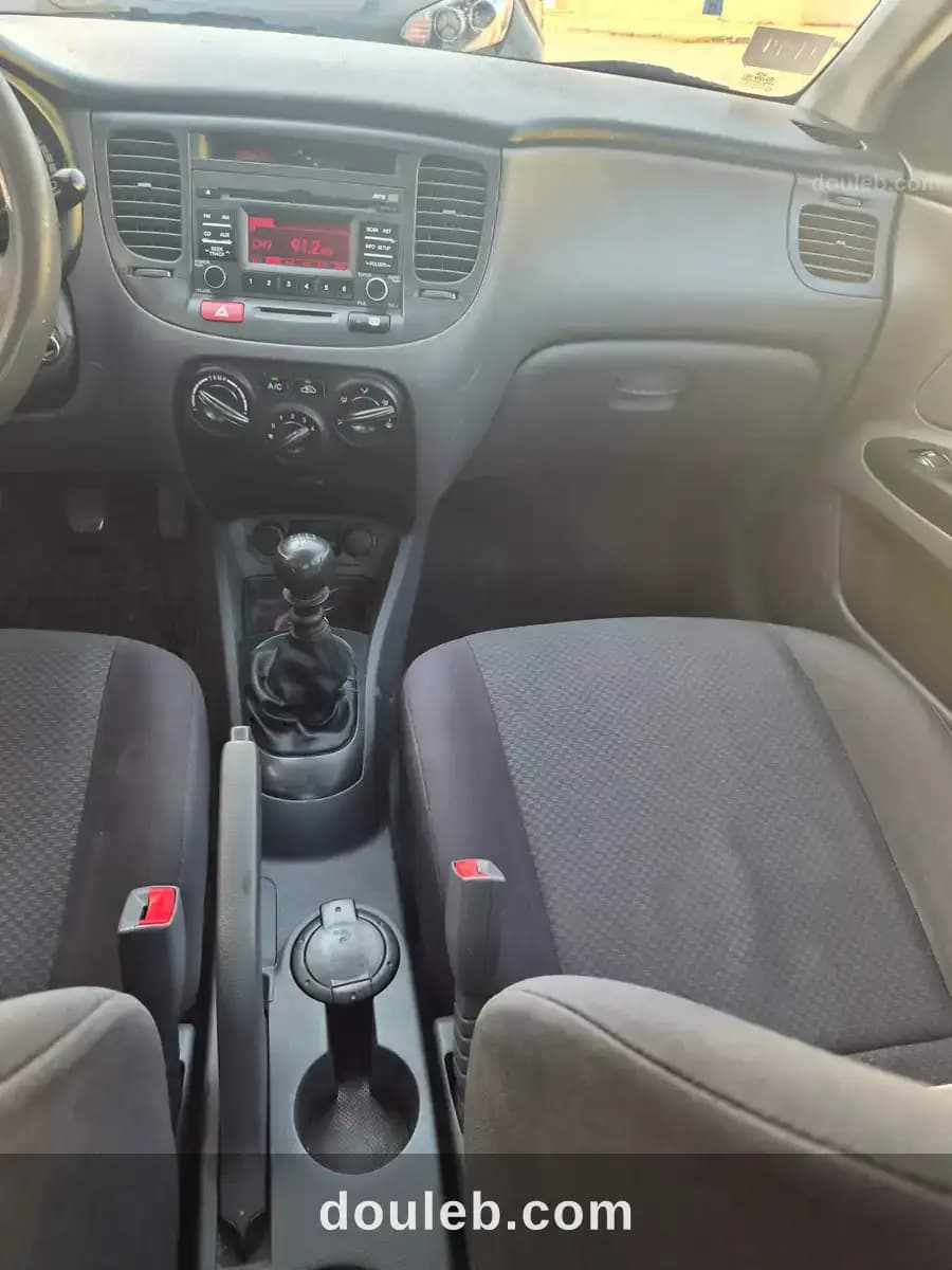 Kia rio 2010 - Miniature 5