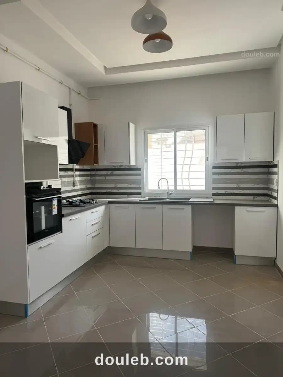 Appartement s plus 2 face au théâtre municipal à Gabès