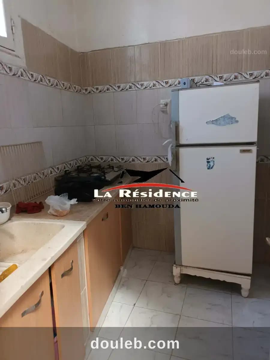 Une maison a deux niveau au centre ville bizerte - Miniature 2