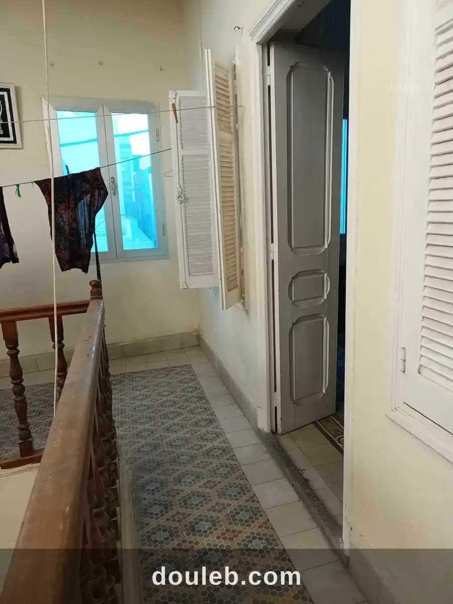 Une maison a deux niveau au centre ville bizerte - Miniature 3